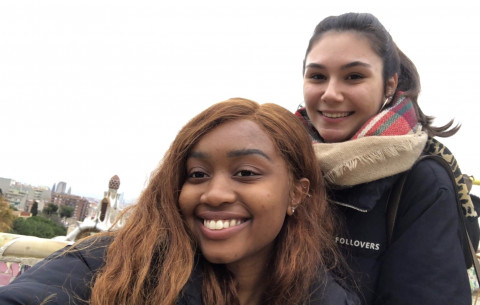 Two students take a selfie at Park Güell in Barcelona.